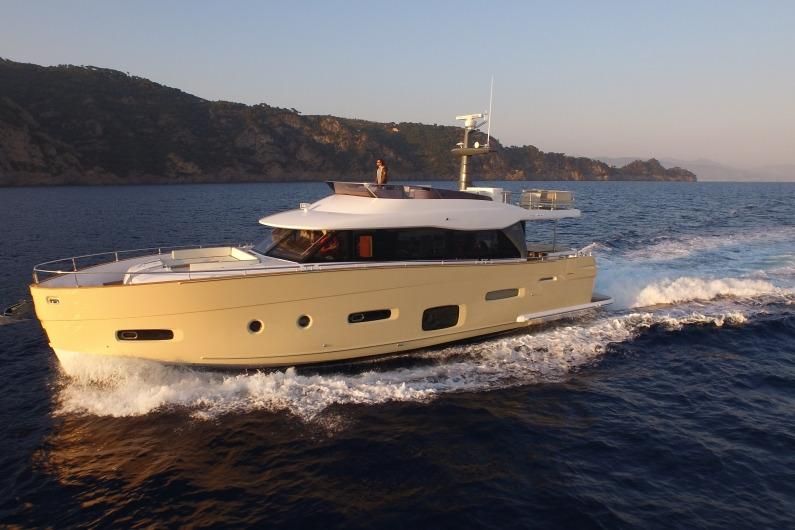 Azimut Magellano 66